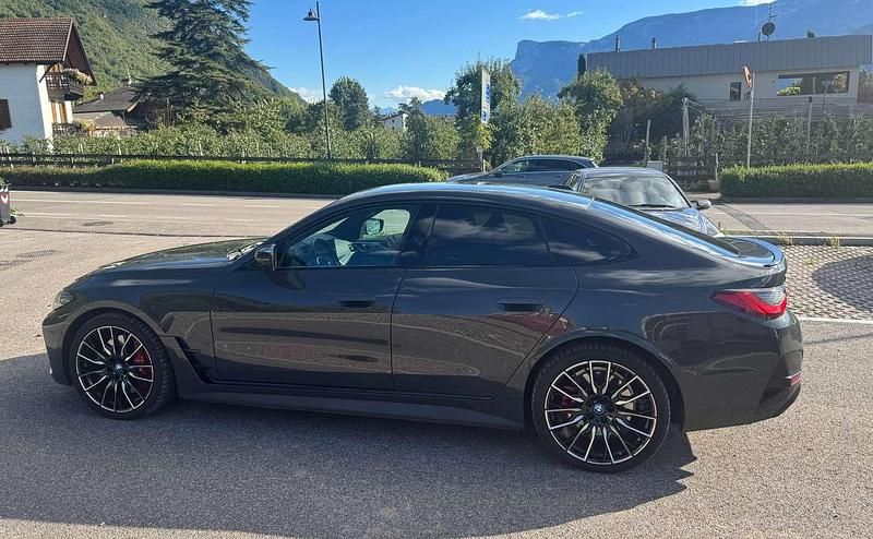 Grigio Usata 2023 BMW i4 Tre volumi | 48.500 € (Ottimo prezzo) - Immagine 1/4