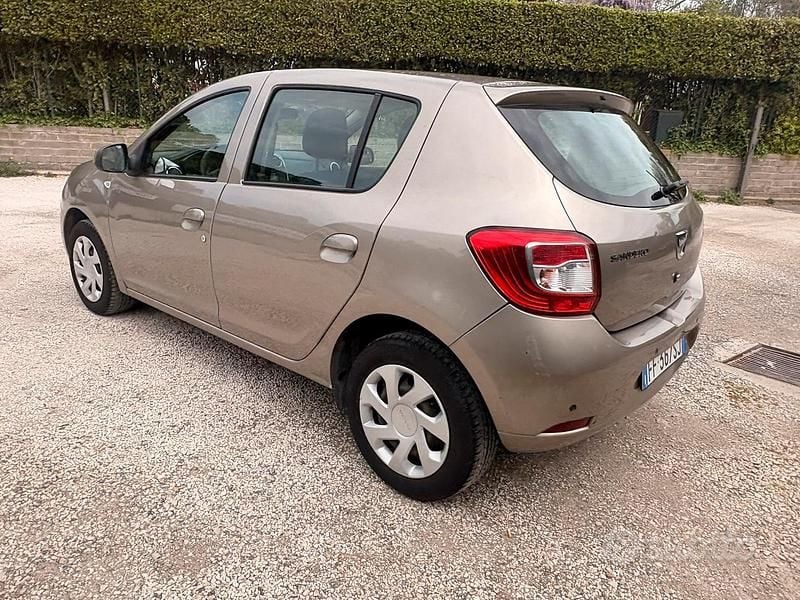 Usata Dacia Sandero 75 CV (55 kW) 2016 Utilitaria