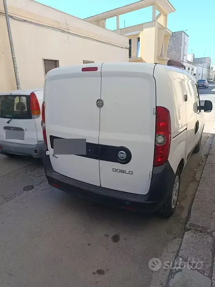 Usata Fiat Doblò 90 CV (66 kW) 2013 Bianco Monovolume