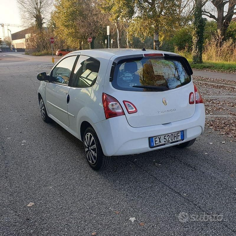 Usata Renault Twingo Night&Day 75 CV (55 kW) 2014 Bianco Utilitaria