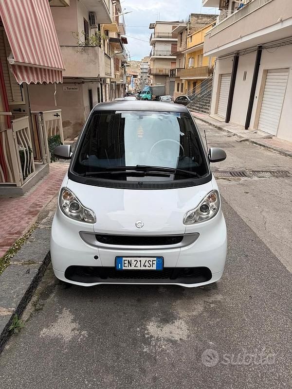 Bianco Usata 2013 Smart ForFour Due volumi | 5999 € (Molto cara) - Immagine 1/4