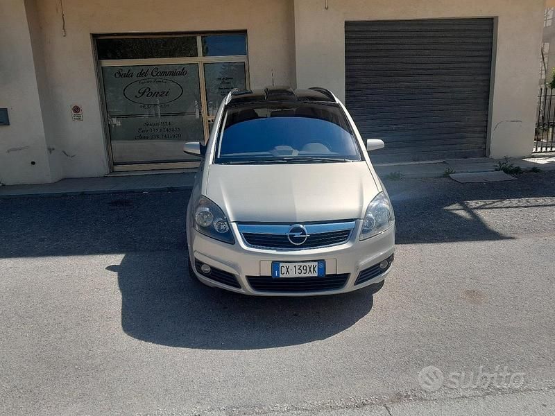 Usata Opel Zafira Cosmo 2005 Monovolume