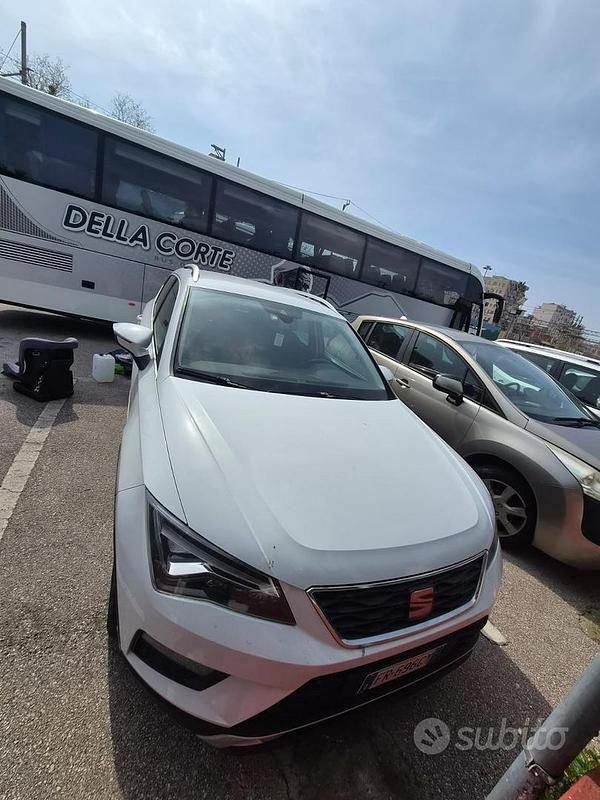 Begagnad Seat Ateca Business 116 HK (85 kW) 2019 Vit SUV
