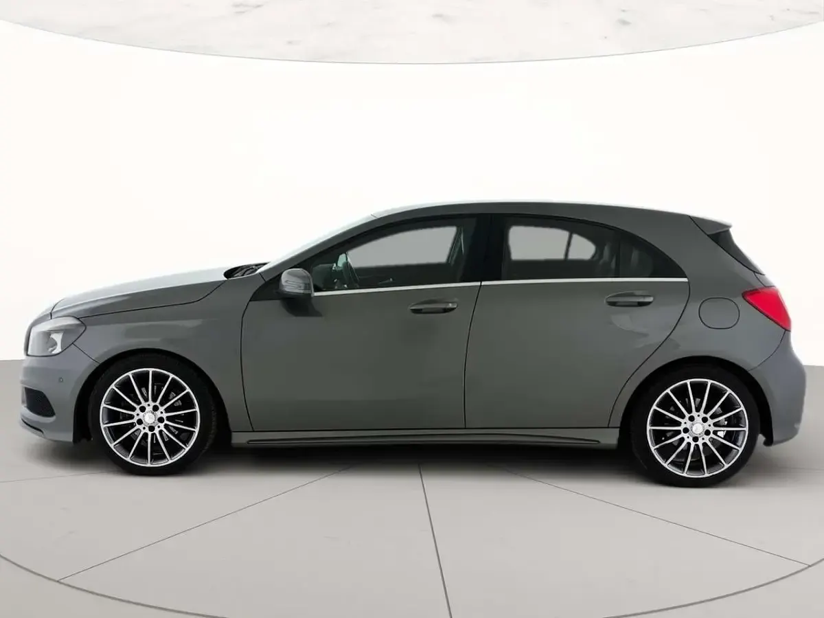 Usata Mercedes A200 Premium 136 CV (100 kW) 2014 Grigio Utilitaria