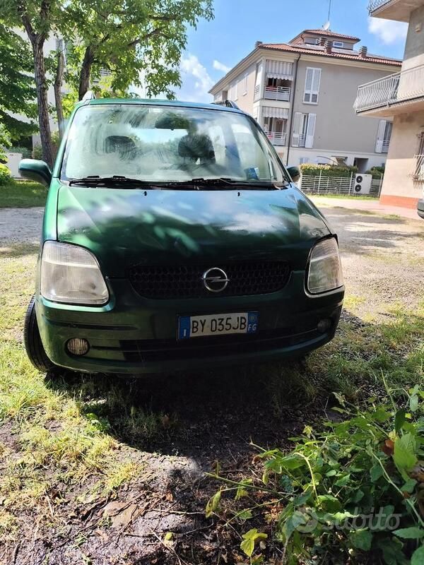 Usata Opel Agila 75 CV (55 kW) 2002 Verde Utilitaria