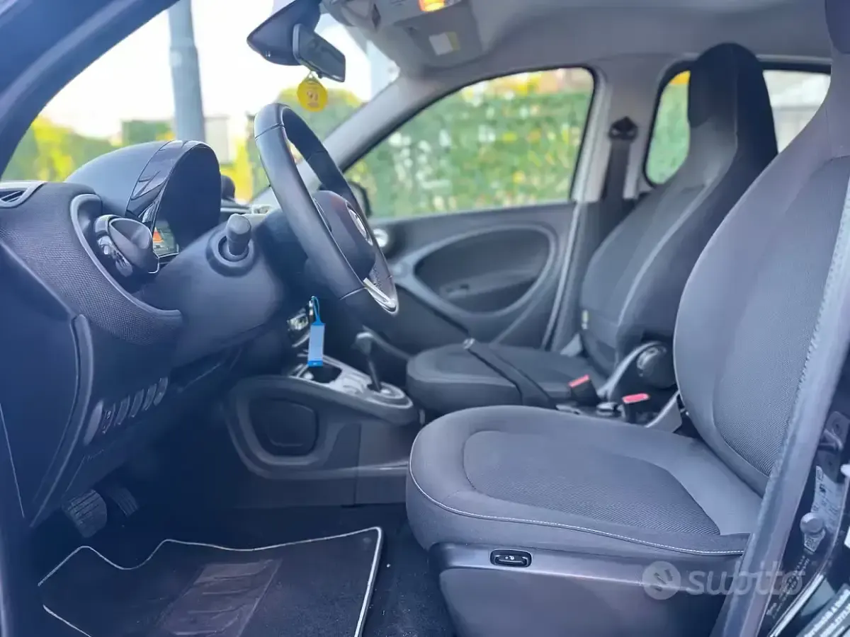 Usata Smart ForFour Passion 71 CV (52 kW) 2019 Grigio Utilitaria