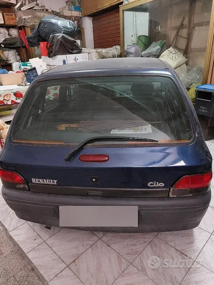 Usata Renault Clio II 58 CV (42 kW) 1998 Bluazzurro Berlina