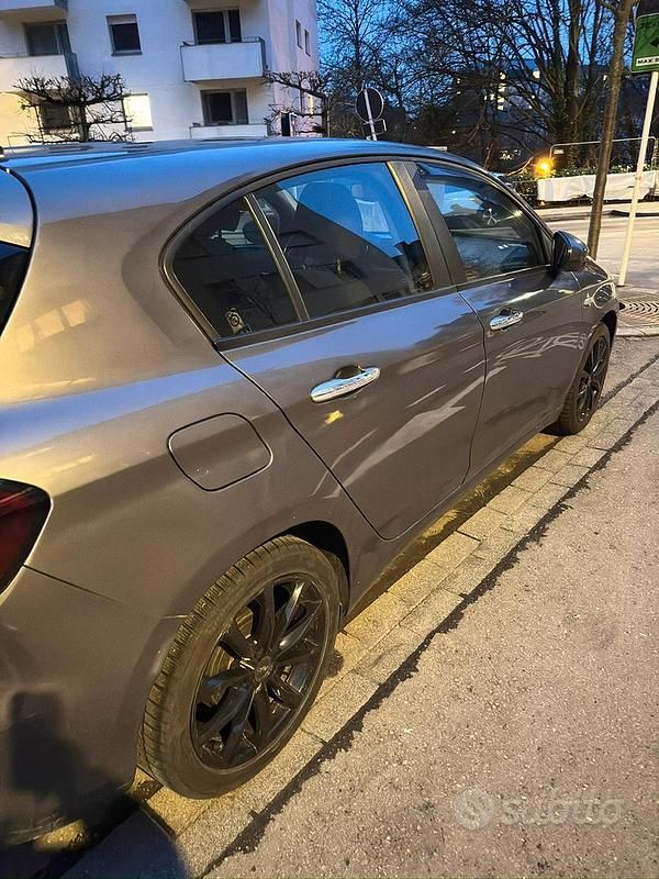 Usata Fiat Tipo 95 CV (69 kW) 2019 Grigio Berlina