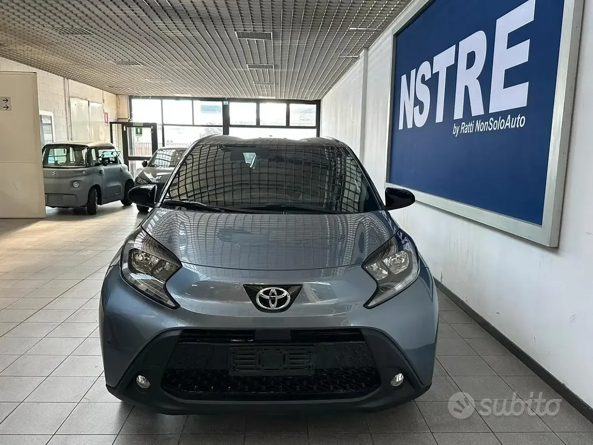 Usata Toyota Aygo X Trend 72 CV (52 kW) 2025 Bianco SUV