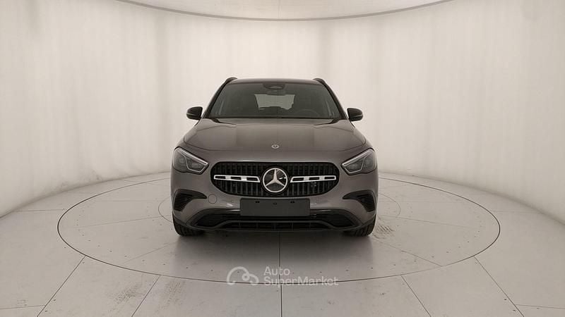 Nuova Mercedes GLA180 116 CV (85 kW) 2026 Gray SUV