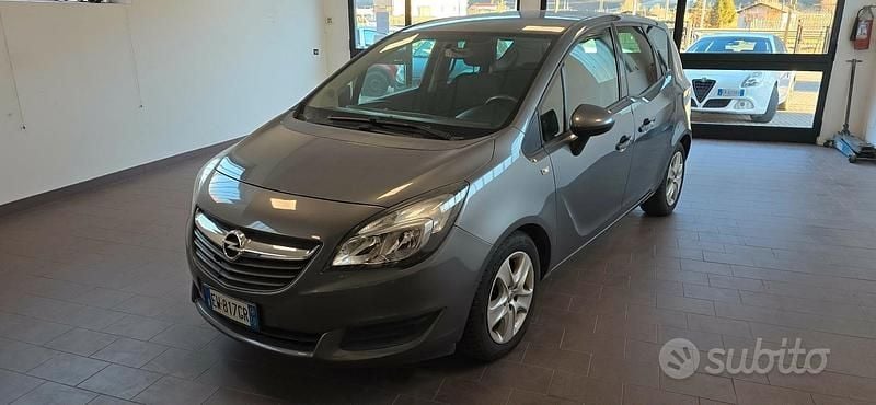 Grigio Usata 2014 Opel Meriva Monovolume | 4000 € (Buon prezzo) - Immagine 1/4