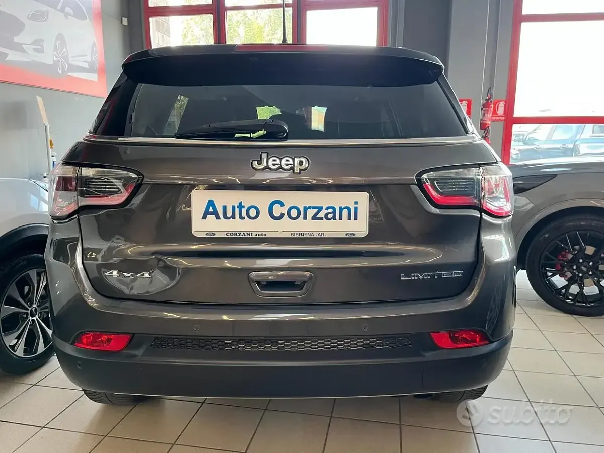 Usata Jeep Compass Limited 140 CV (102 kW) 2017 Grigio SUV