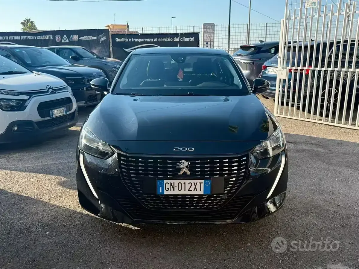 Usata Peugeot 208 Allure 102 CV (75 kW) 2022 Nero Utilitaria