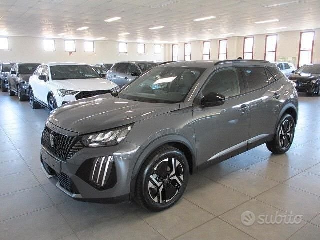 Usata Peugeot 2008 Allure 101 CV (74 kW) 2025 Grigio SUV