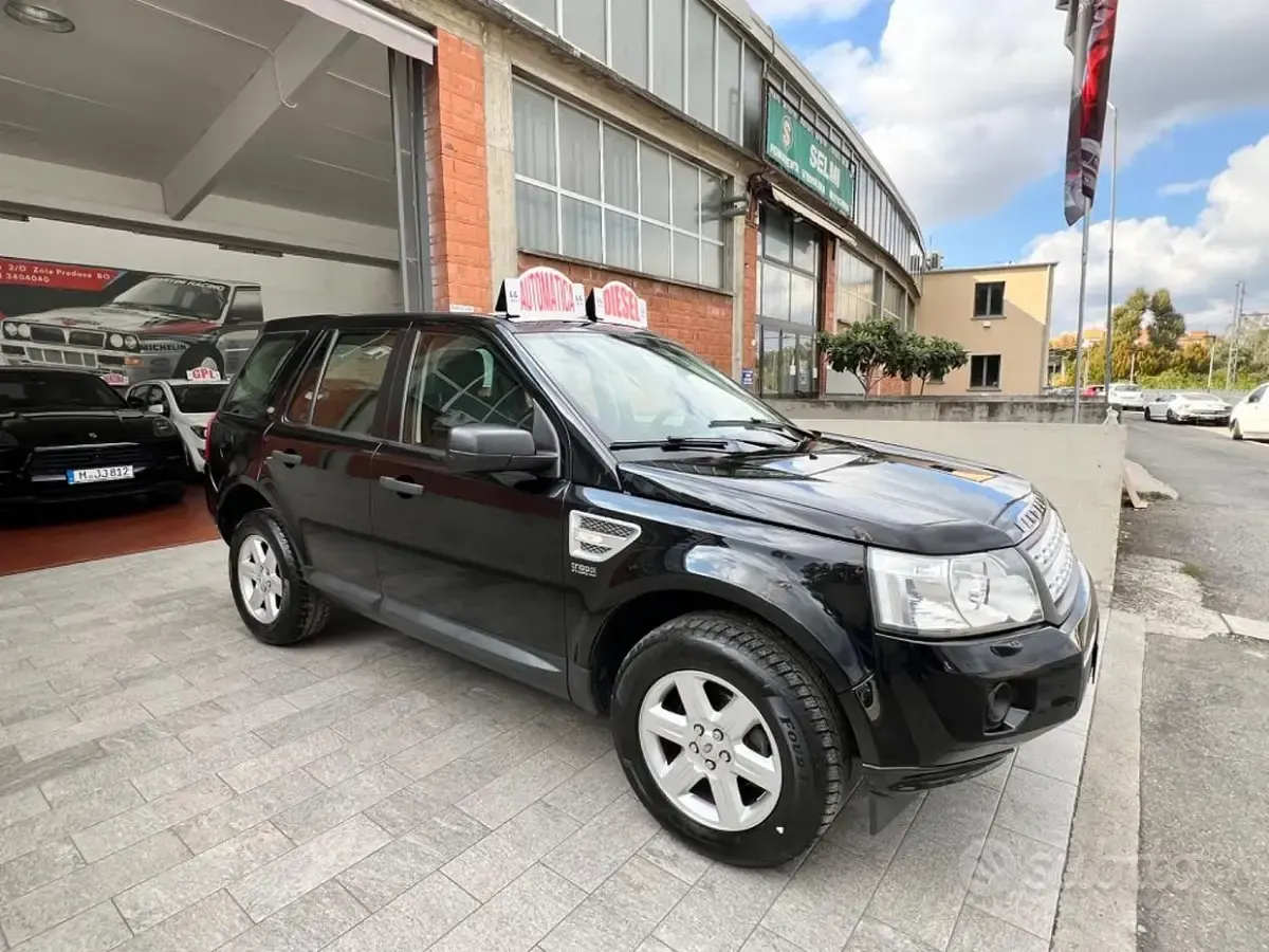 Usata Land Rover Freelander 2 HSE 150 CV (110 kW) 2011 Nero SUV