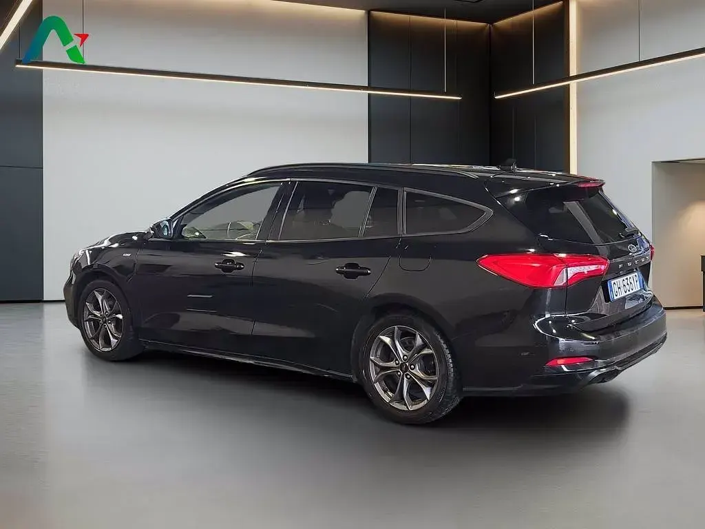 Usata Ford Focus ST-Line 125 CV (91 kW) 2022 Nero Station wagon