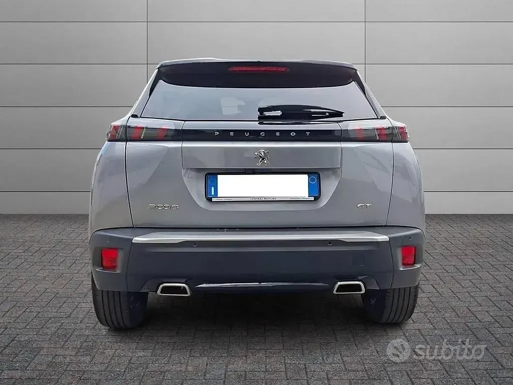 Usata Peugeot 2008 GT 131 CV (96 kW) 2023 Grigio SUV