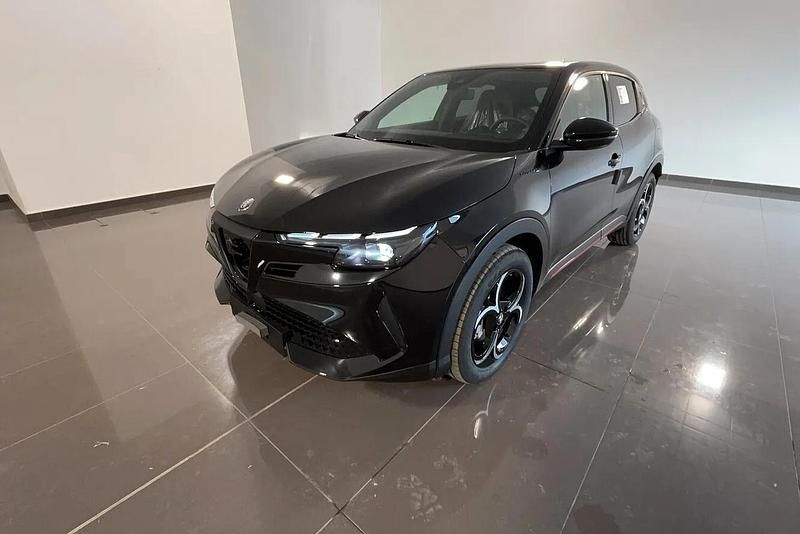 Nuova Alfa Romeo Junior Edizione Speciale 135 CV (99 kW) 2025 Nero SUV