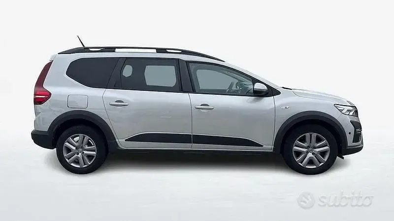 Usata Dacia Jogger Comfort 110 CV (80 kW) 2022 Gray Monovolume