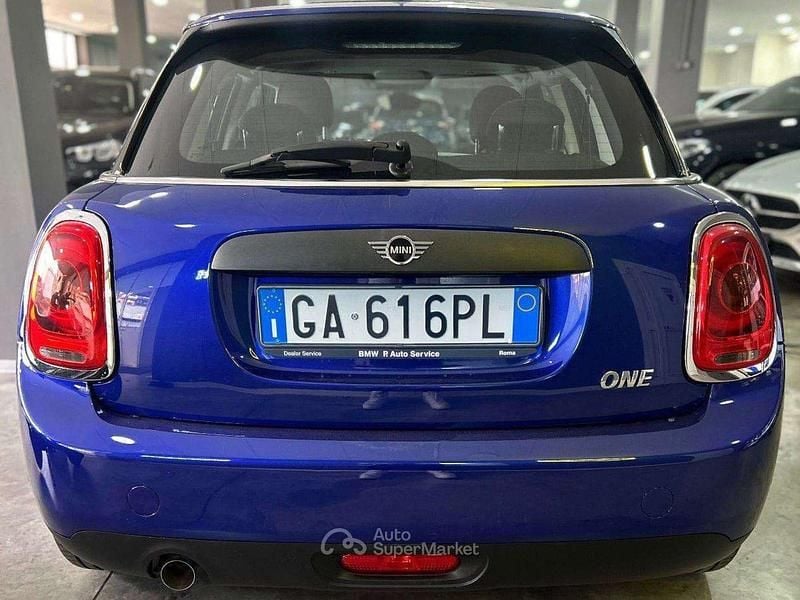 Begagnad Mini ONE 75 HK (55 kW) 2020 Blå Halvkombi
