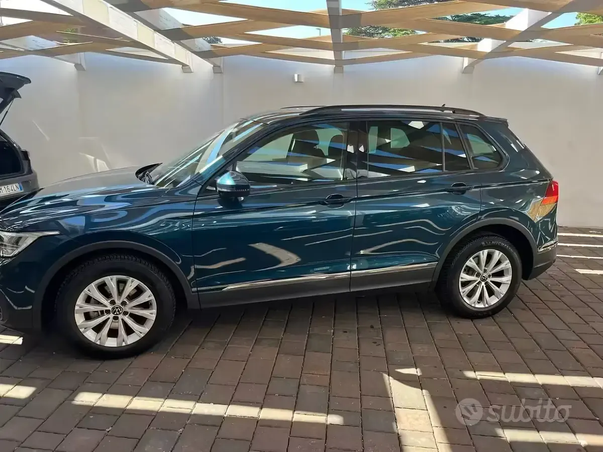 Usata VW Tiguan Life 150 CV (110 kW) 2022 Blu medio SUV