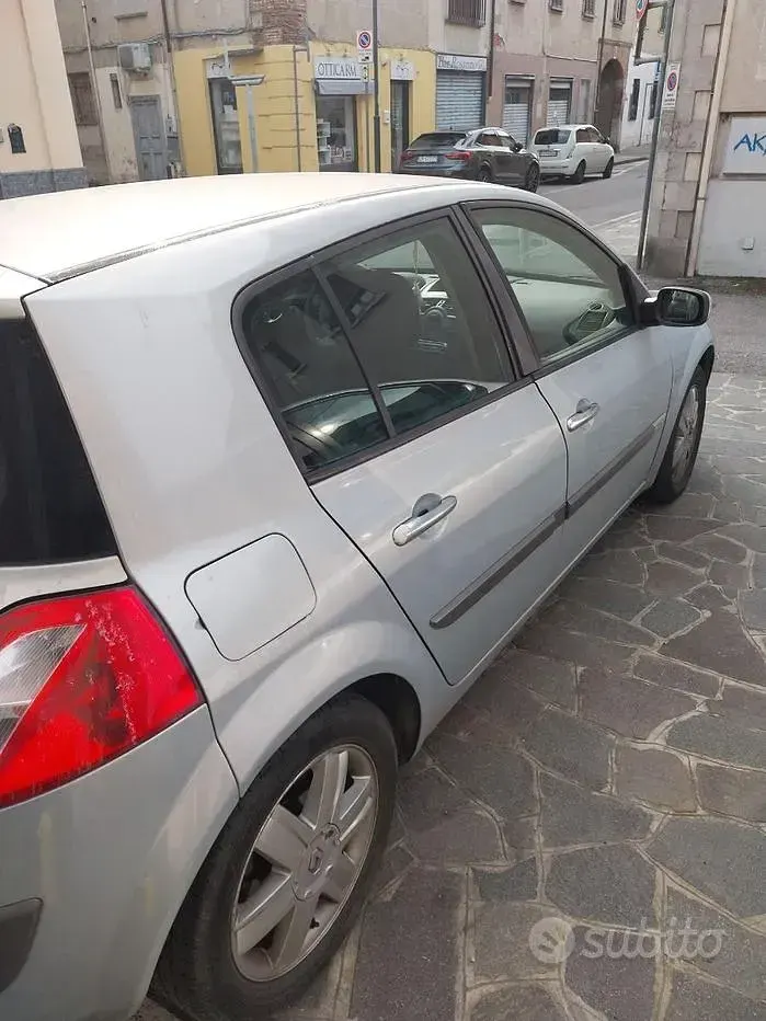 Usata Renault Mégane II 101 CV (74 kW) 2003 Grigio Berlina