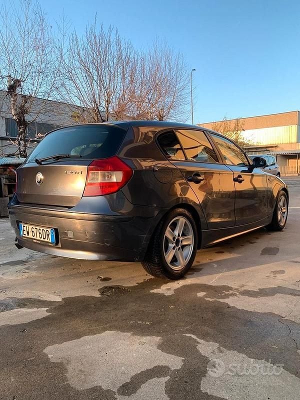 Usata BMW 120 Efficient Dynamics 163 CV (119 kW) 2007 Grigio Utilitaria