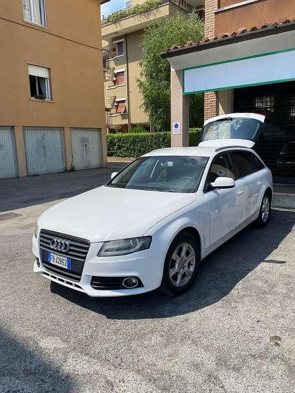 Bianco Usata 2011 Audi A4 Ambiente Station wagon | 7000 € (Buon prezzo) - Immagine 1/4