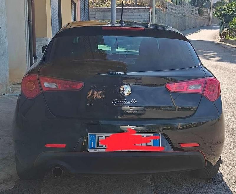 Usata Alfa Romeo Giulietta Distinctive 105 CV (77 kW) 2013 Nero Berlina