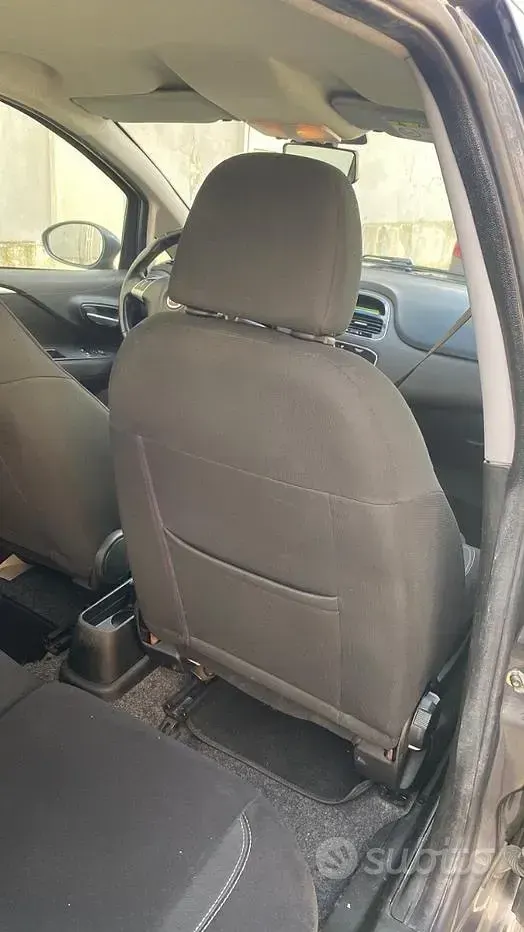 Usata Fiat Punto 95 CV (69 kW) 2016 Grigio Utilitaria