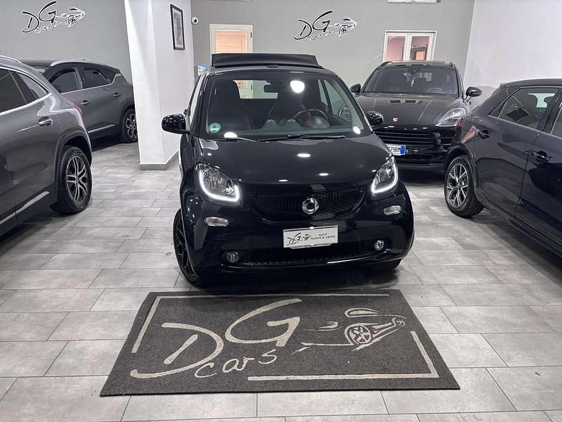 Usata Smart ForTwo Cabrio Prime 90 CV (66 kW) 2017 Nero Cabrio