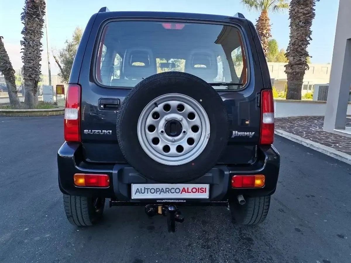 Usata Suzuki Jimny 85 CV (62 kW) 2011 Nero SUV