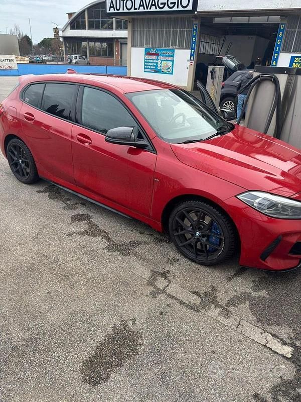 Usata BMW M135 Comfort Edition 306 CV (225 kW) 2020 Rosso Utilitaria