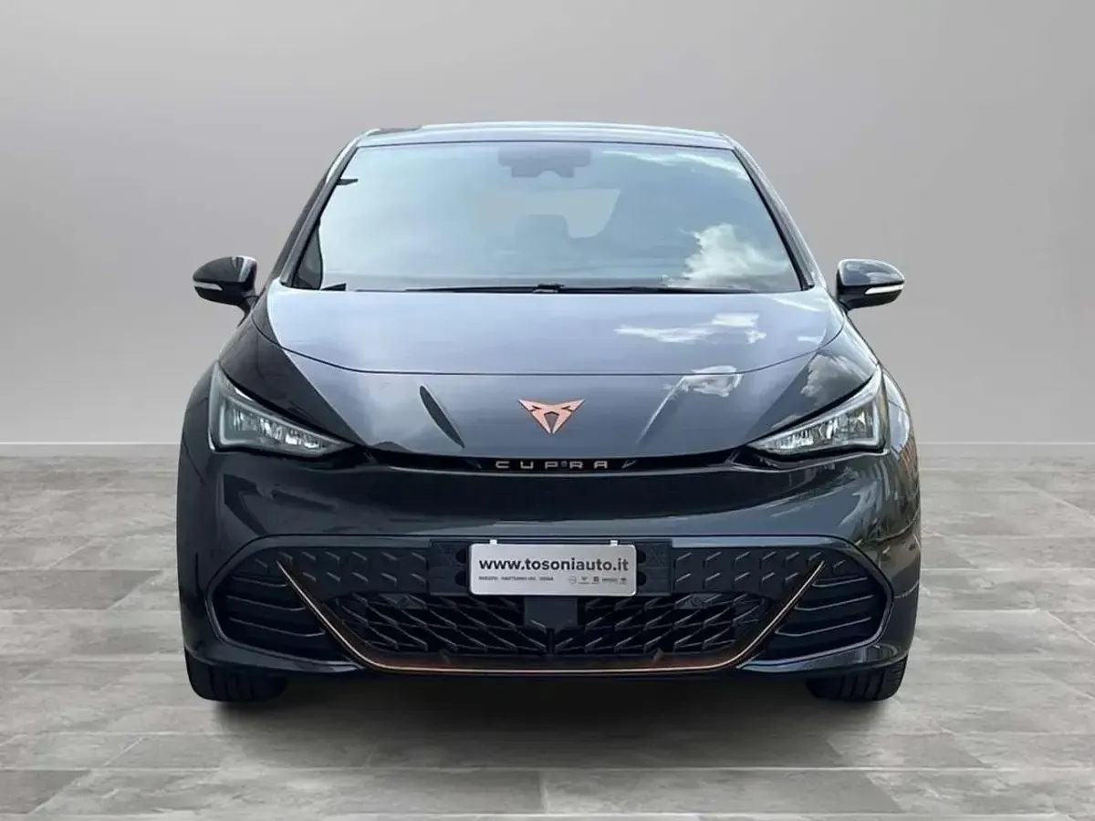 Usata Cupra Born 69 kW (95 CV) 2024 Grigio quasar Utilitaria