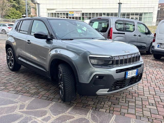 Usata Jeep Avenger Summit 101 CV (74 kW) 2024 Grigio scuro SUV