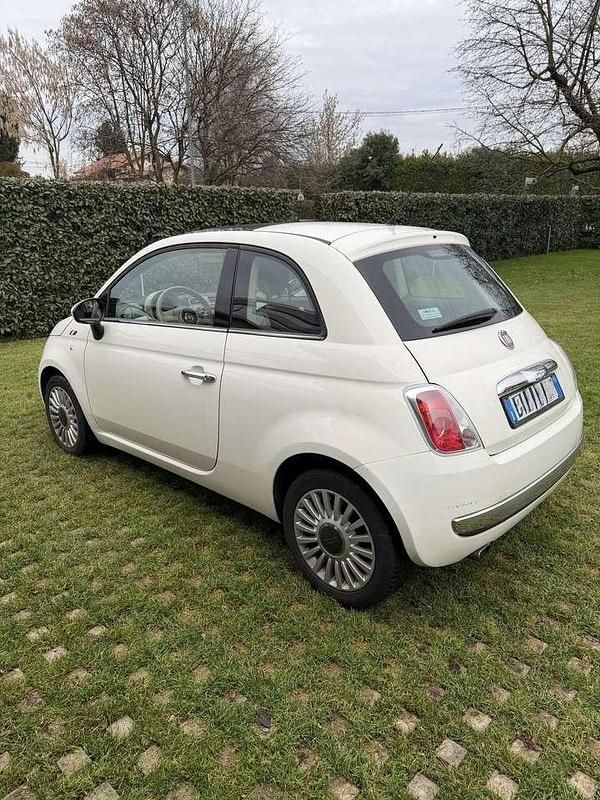 Bianco Usata 2009 Fiat 500 Lounge Due volumi | 4990 € (Buon prezzo) - Immagine 1/2