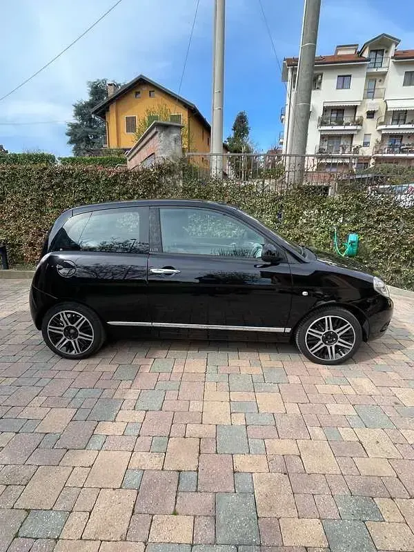 Usata Lancia Ypsilon 60 CV (44 kW) 2010 Utilitaria