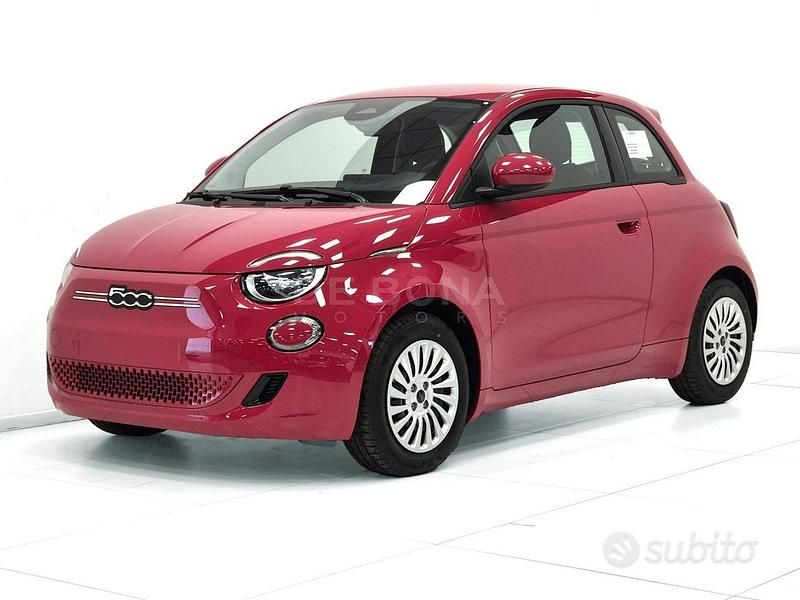 Nuova Fiat 500e 69 kW (95 CV) 2025 Rosso Utilitaria
