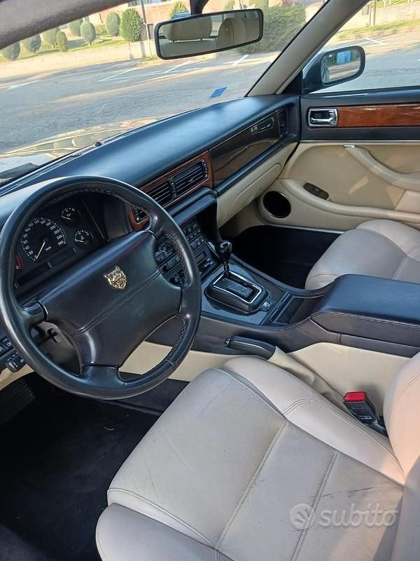 Usata Jaguar XJ 211 CV (155 kW) 1995 Verde Berlina