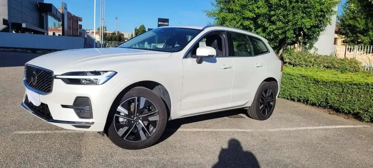 Usata Volvo XC60 Plus 250 CV (183 kW) 2025 Bianco SUV
