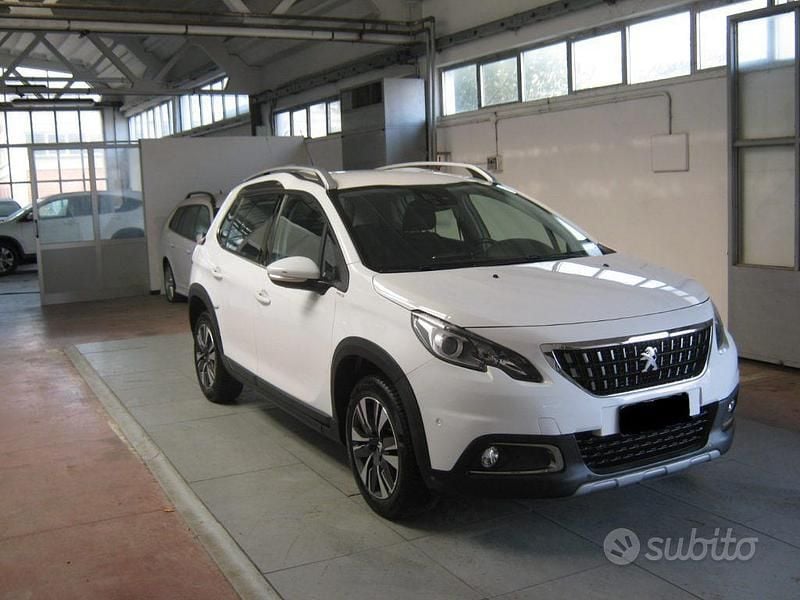 Usata Peugeot 2008 Allure 81 CV (59 kW) 2016 Bianco SUV