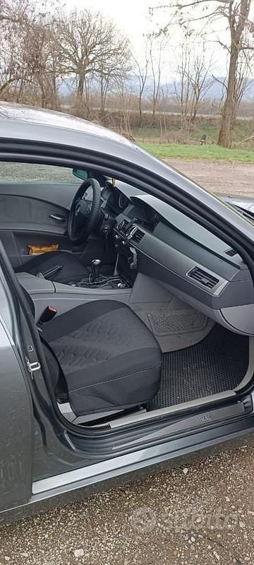Usata BMW 520 163 CV (119 kW) 2006 Verde Berlina