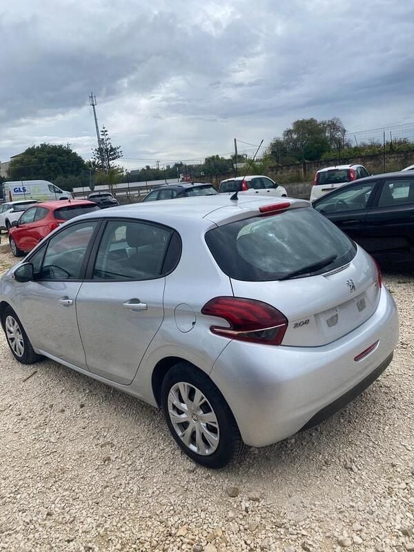 Usata Peugeot 208 Active 75 CV (55 kW) 2016 Grigio Utilitaria