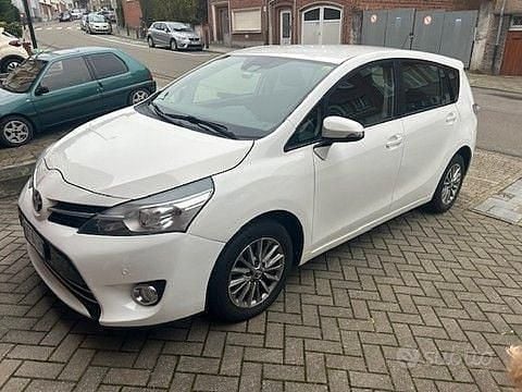 Usata Toyota Verso 132 CV (97 kW) 2016 Bianco Monovolume