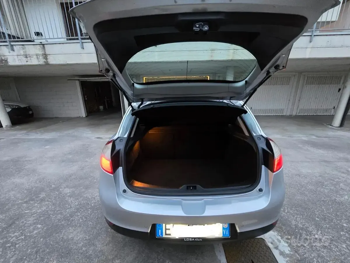 Usata Renault Mégane III Dynamique 110 CV (80 kW) 2010 Grigio Utilitaria
