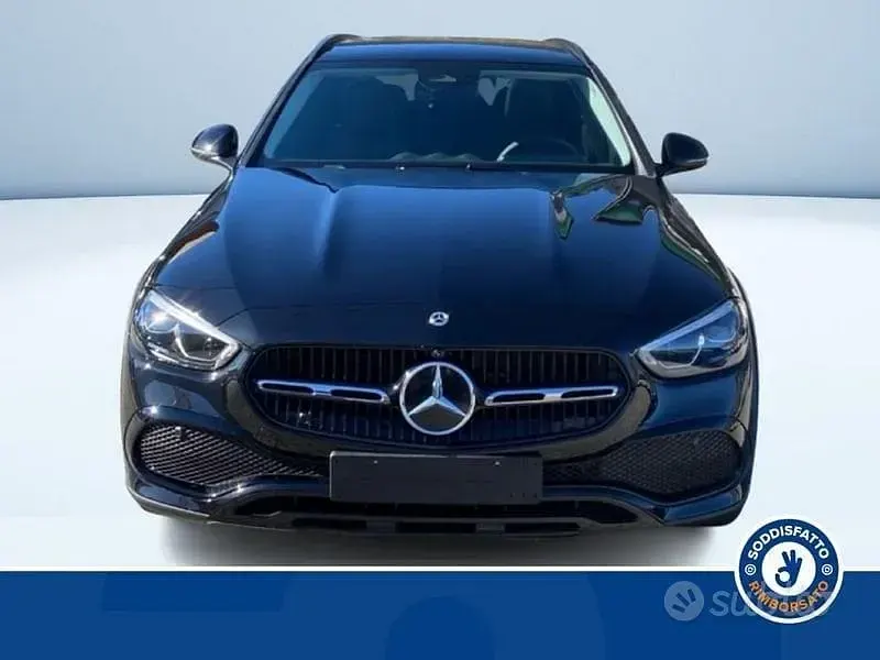 Nuevo Mercedes C220 2026 Negro Familiar