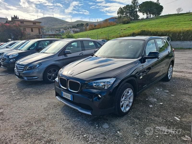 Nero Usata 2012 BMW X1 SUV | 7900 € (Buon prezzo) - Immagine 1/4