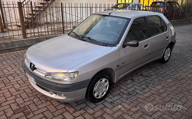 Usata Peugeot 306 75 CV (55 kW) 1997 Grigio Berlina