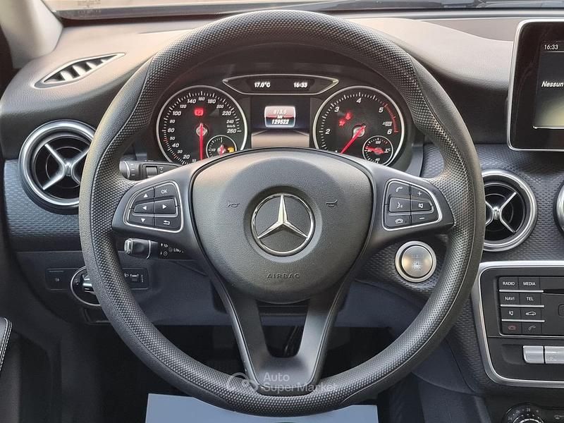 Usata Mercedes A160 Business 90 CV (66 kW) 2017 Nero Berlina