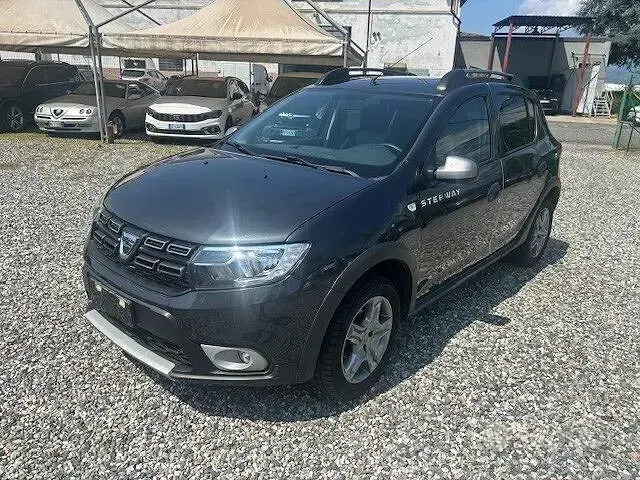 Usata Dacia Sandero Comfort 90 CV (66 kW) 2018 Grigio Berlina